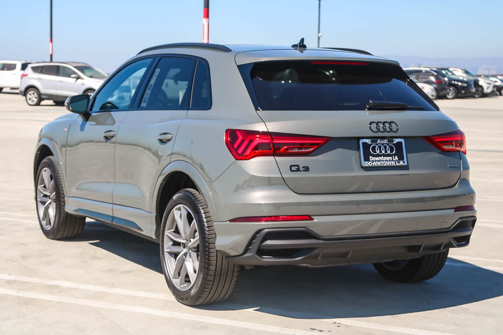 Thumbnail: 2025 Audi Q3 - 9