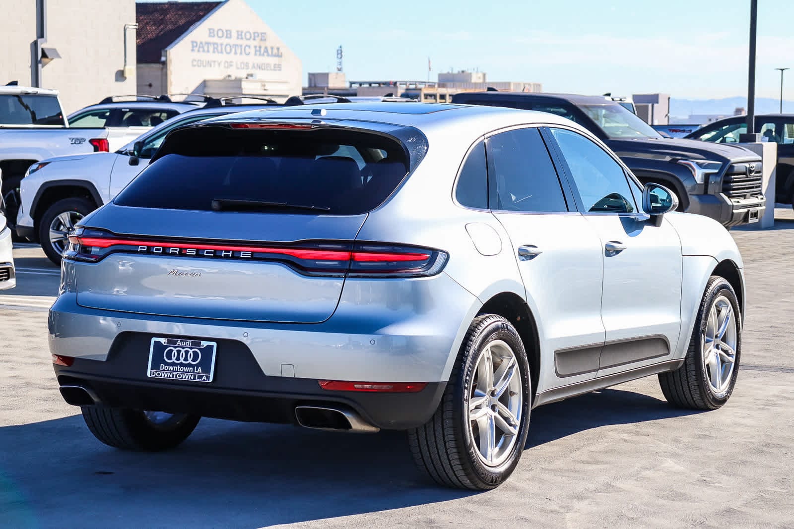 Thumbnail: 2020 Porsche Macan - 4
