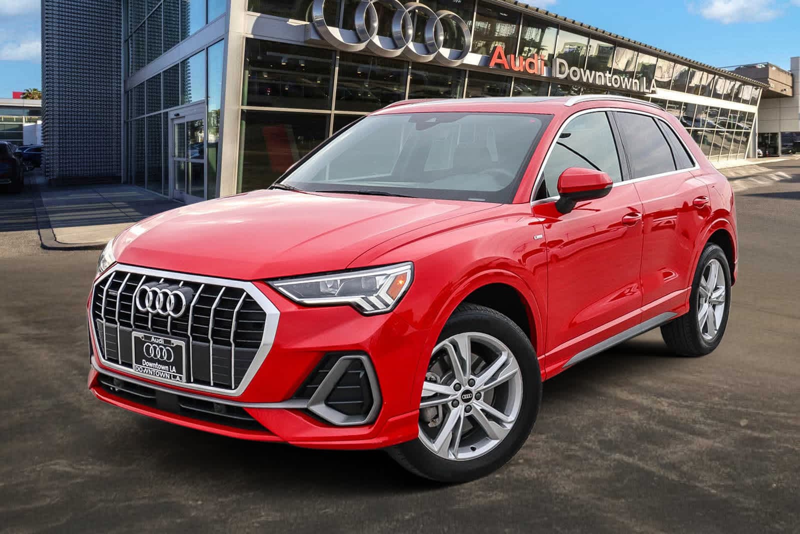 Thumbnail: 2023 Audi Q3 - 1