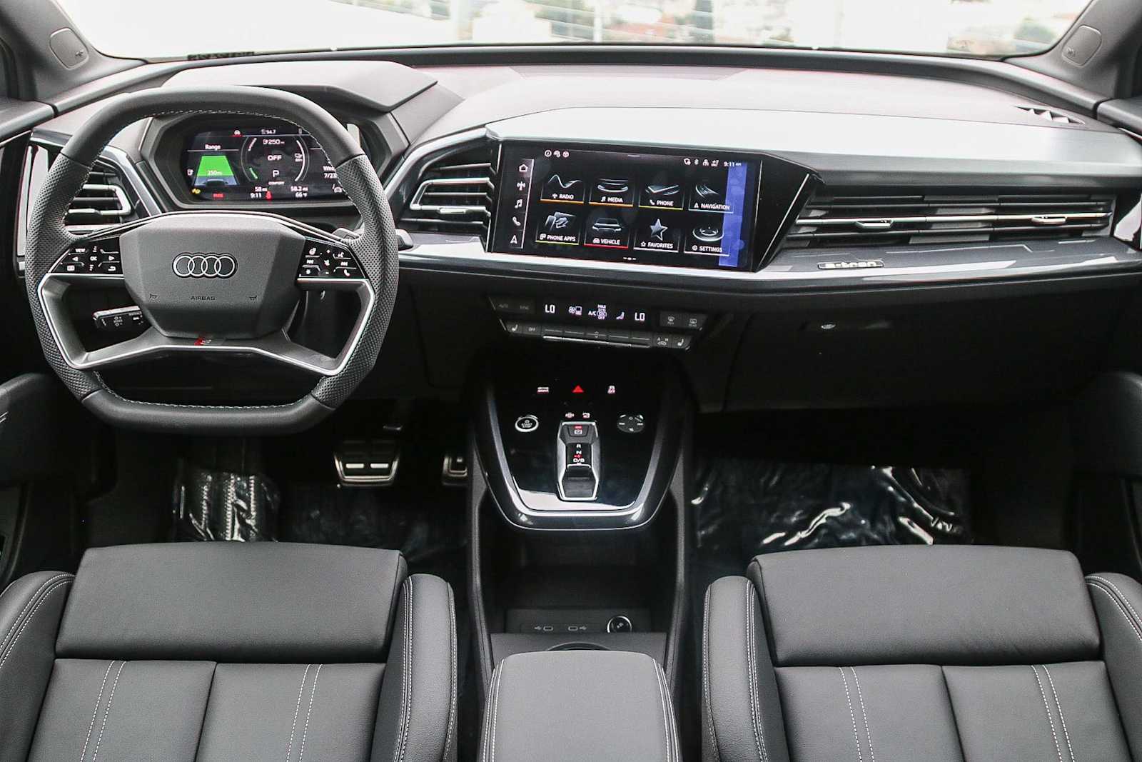 Thumbnail: 2025 Audi Q4 e-tron - 12
