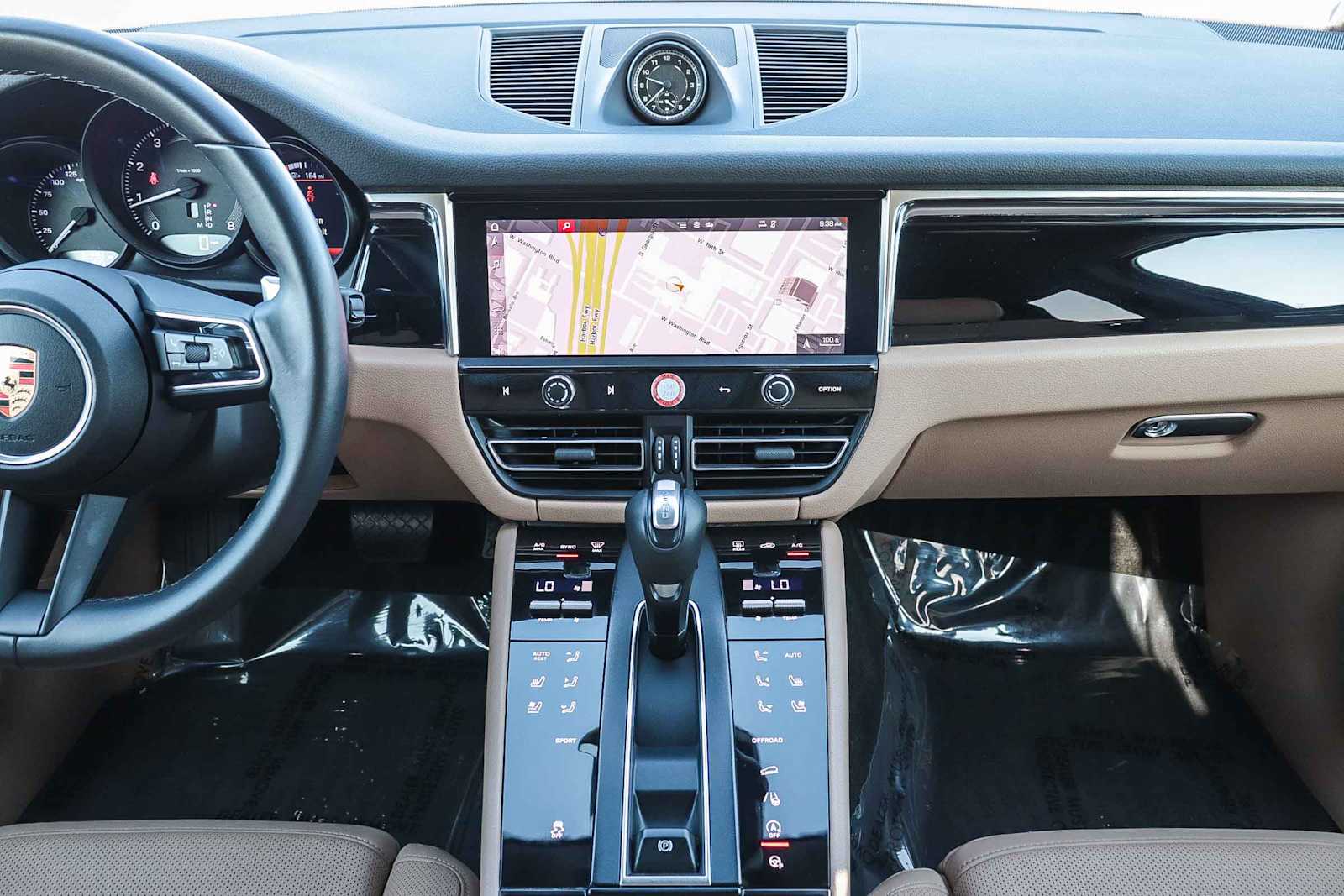 Thumbnail: 2024 Porsche Macan - 17