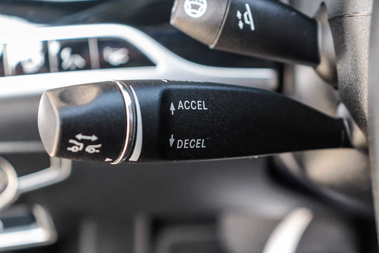 Thumbnail: 2016 Mercedes-Benz S-Class - 37