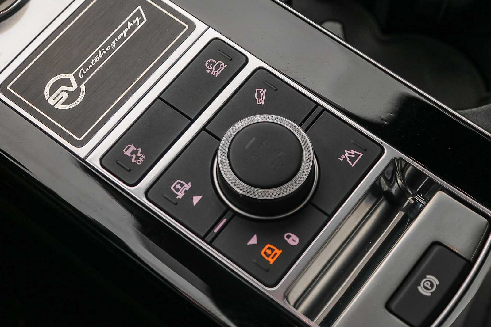 Thumbnail: 2021 Land Rover Range Rover - 24