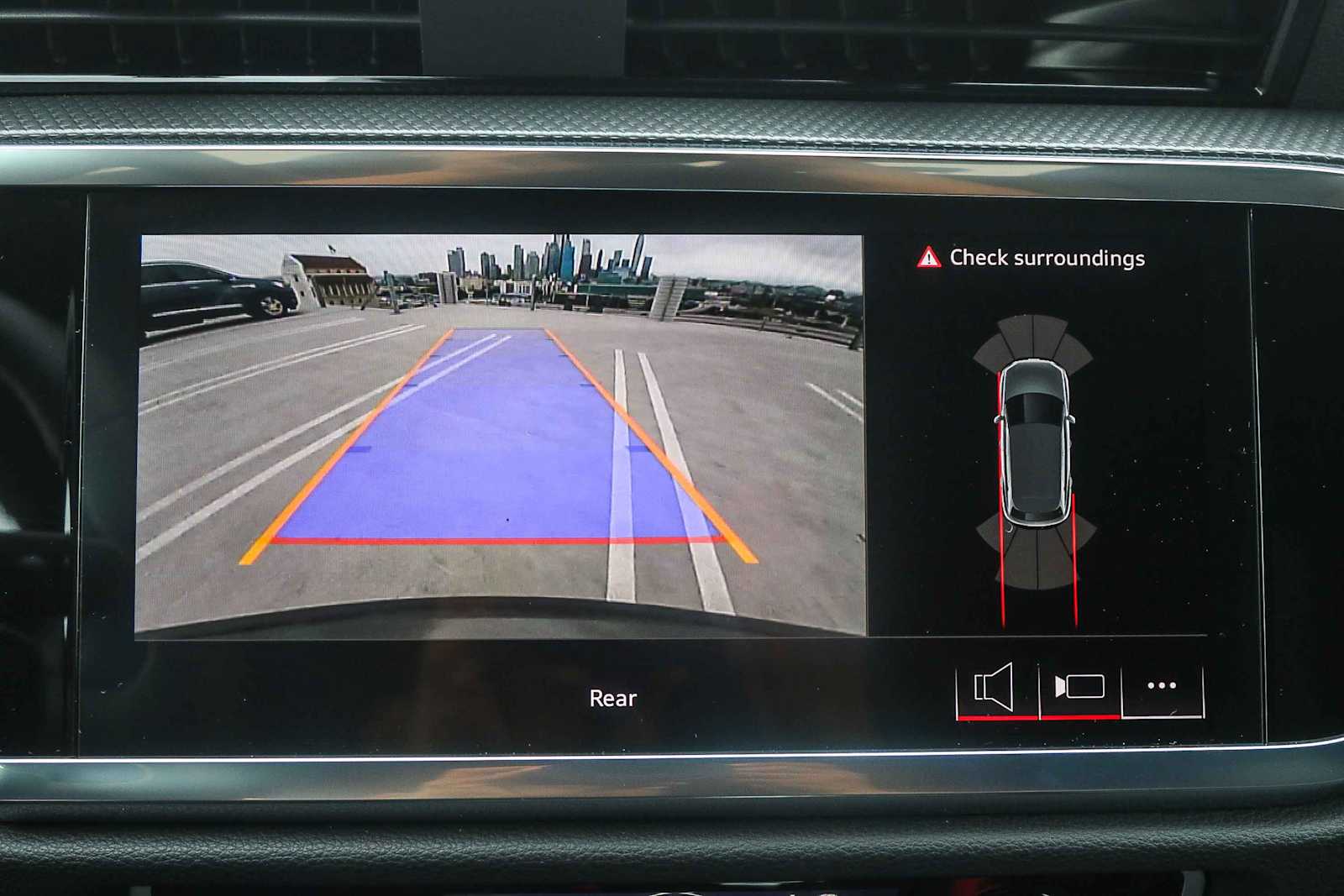 Thumbnail: 2025 Audi Q3 - 39