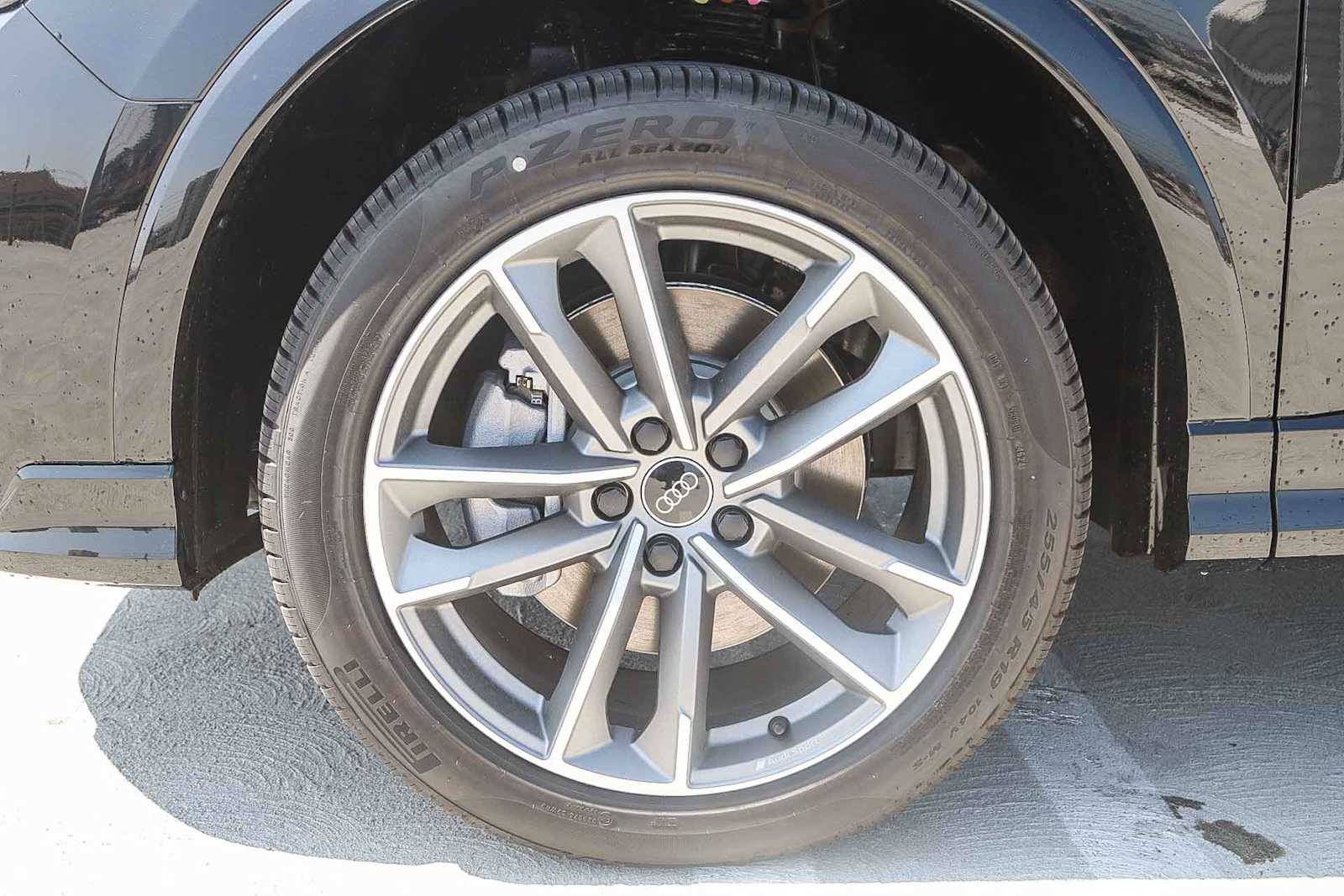 Thumbnail: 2025 Audi Q3 - 11