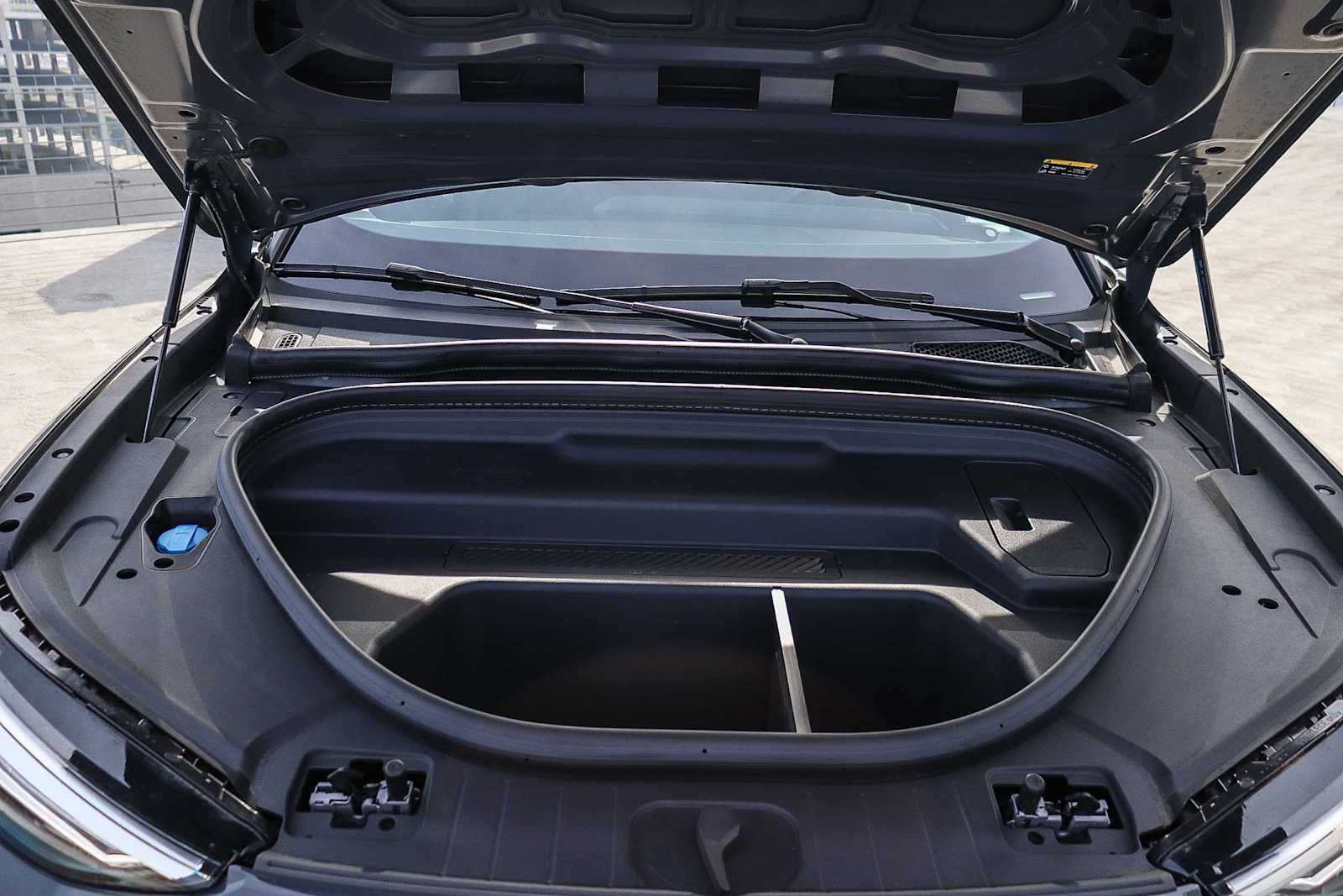 Thumbnail: 2025 Audi Q6 e-tron - 37