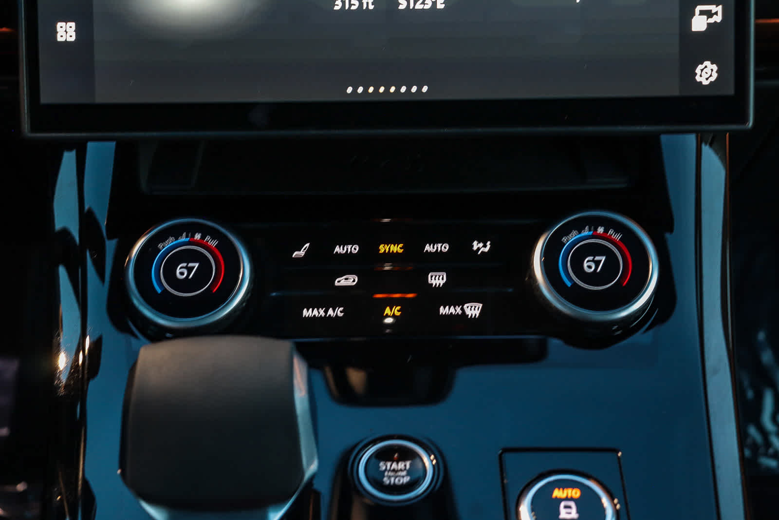 Thumbnail: 2023 Land Rover Range Rover Sport - 18