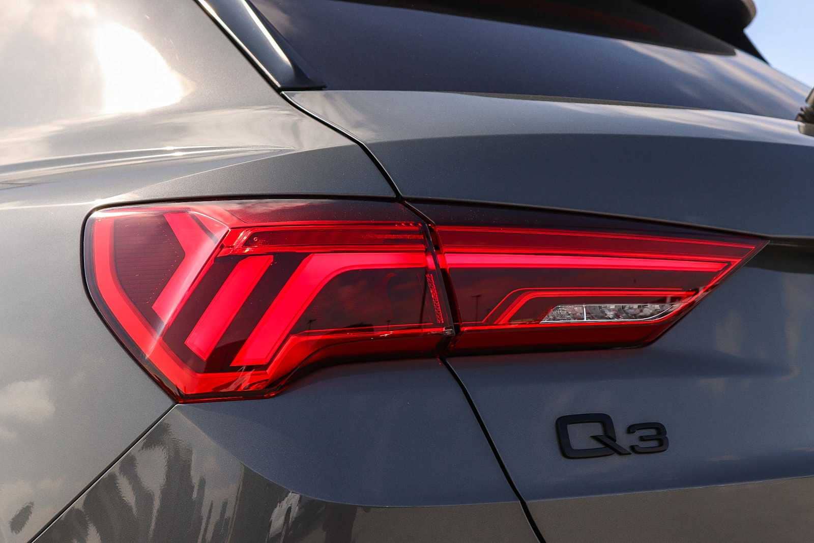 Thumbnail: 2023 Audi Q3 - 11