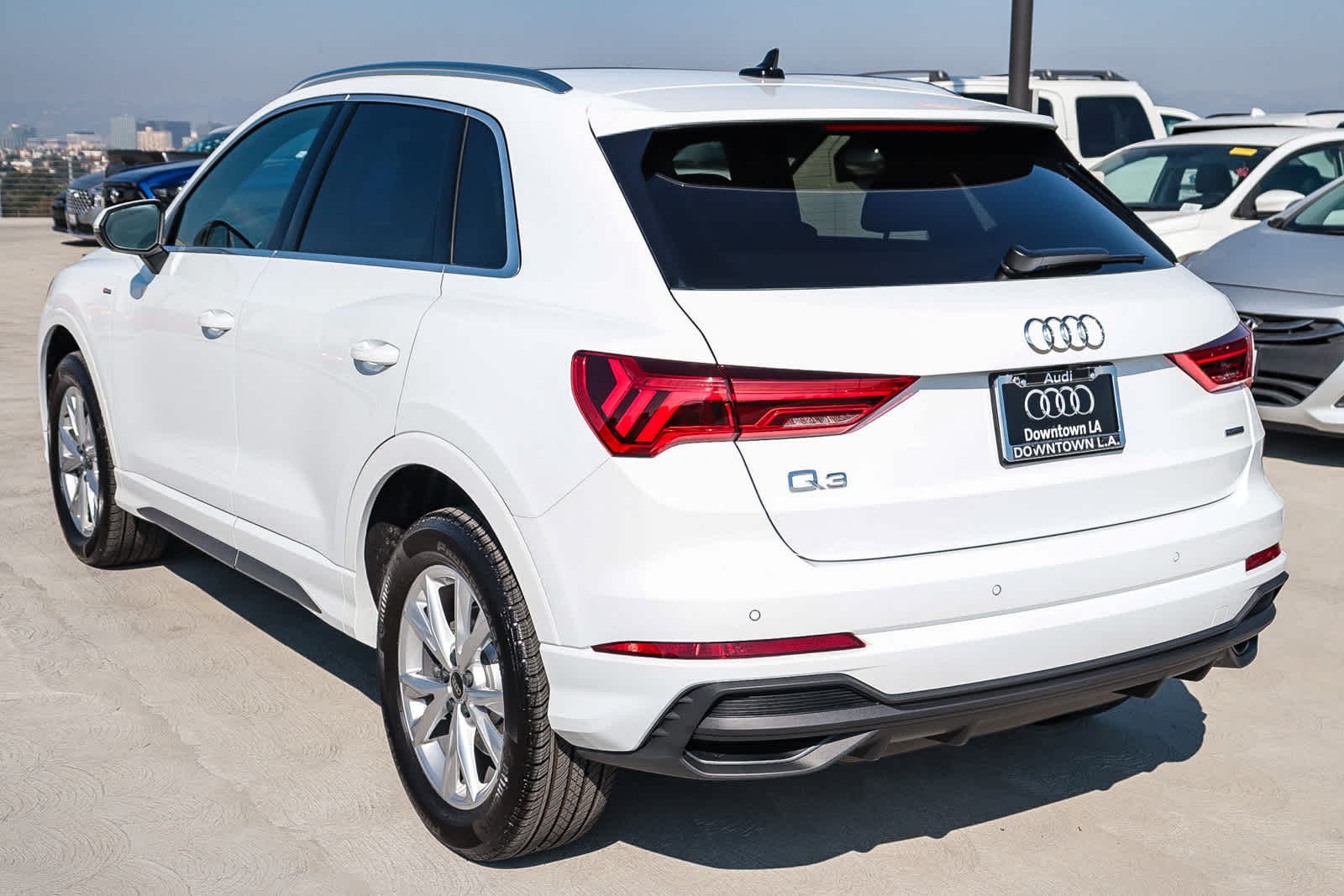 Thumbnail: 2025 Audi Q3 - 9