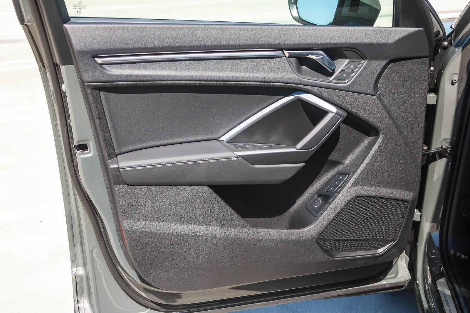 Thumbnail: 2025 Audi Q3 - 32