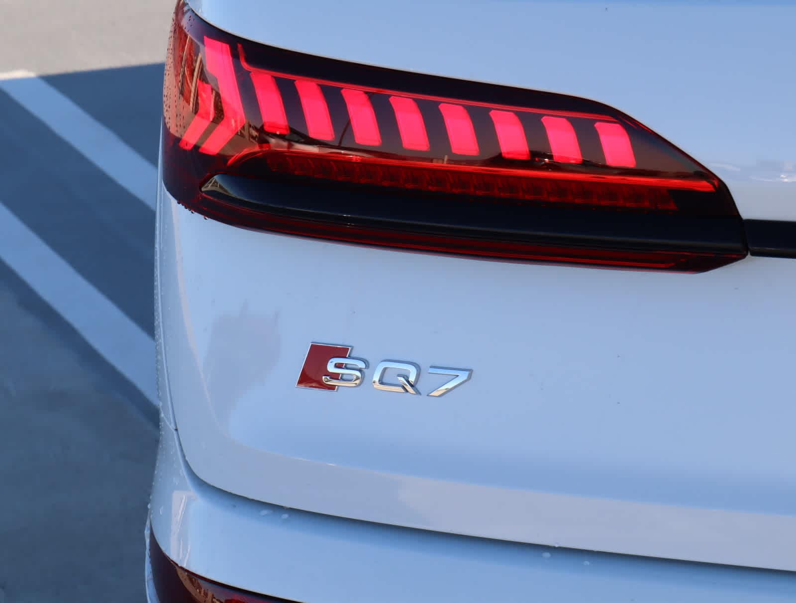 Thumbnail: 2024 Audi SQ7 - 15