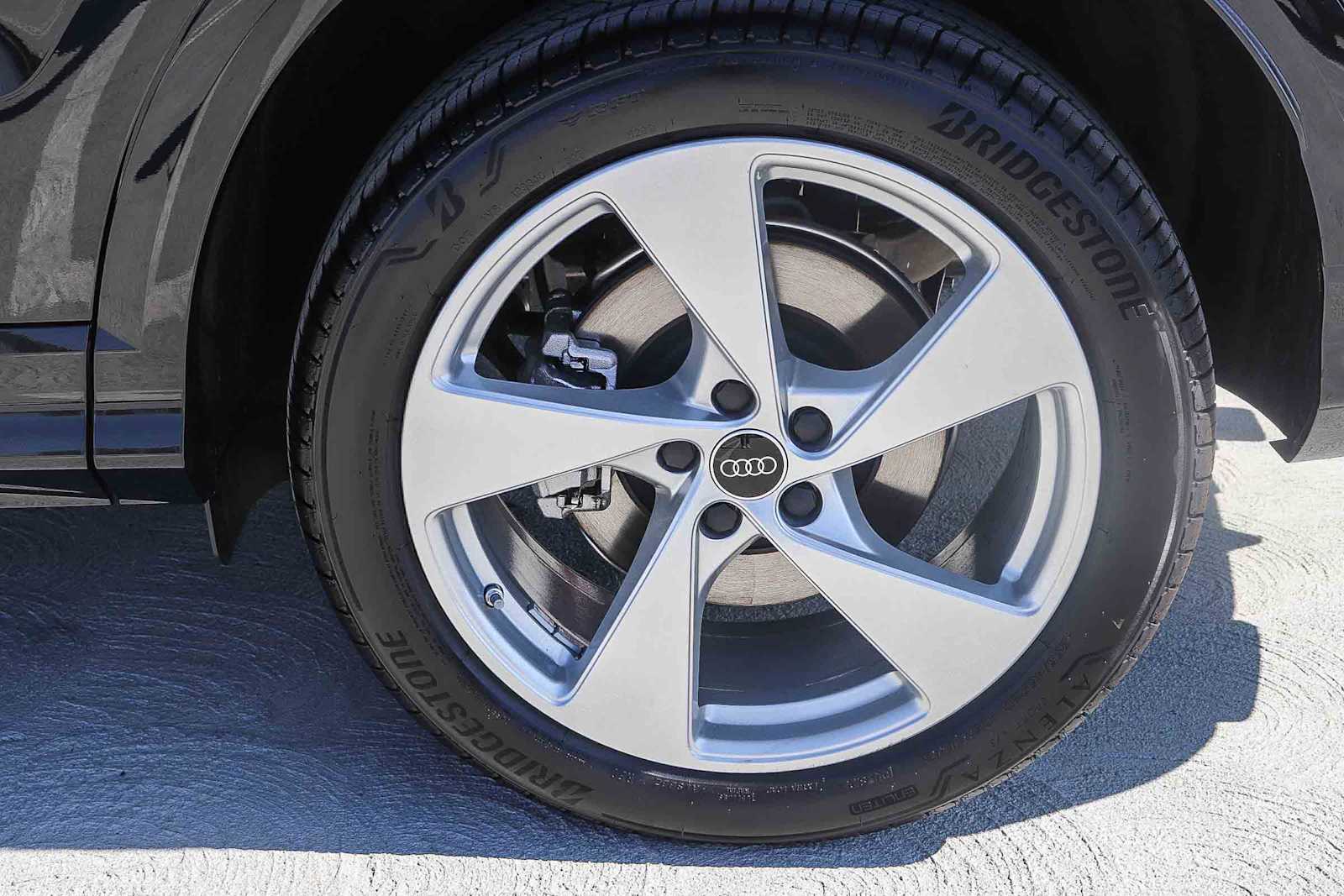 Thumbnail: 2025 Audi Q5 - 12