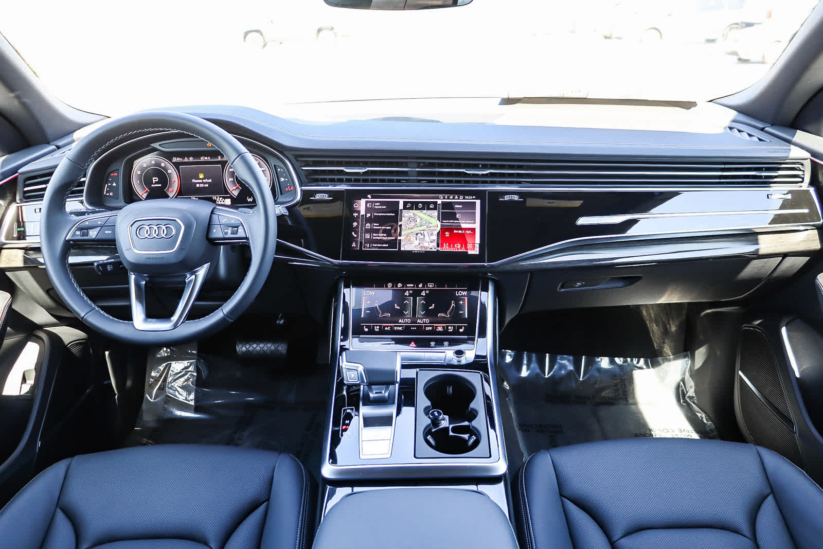 Thumbnail: 2026 Audi Q8 - 16