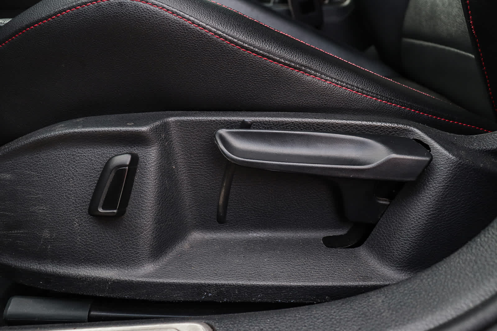 Thumbnail: 2017 Volkswagen Golf - 28