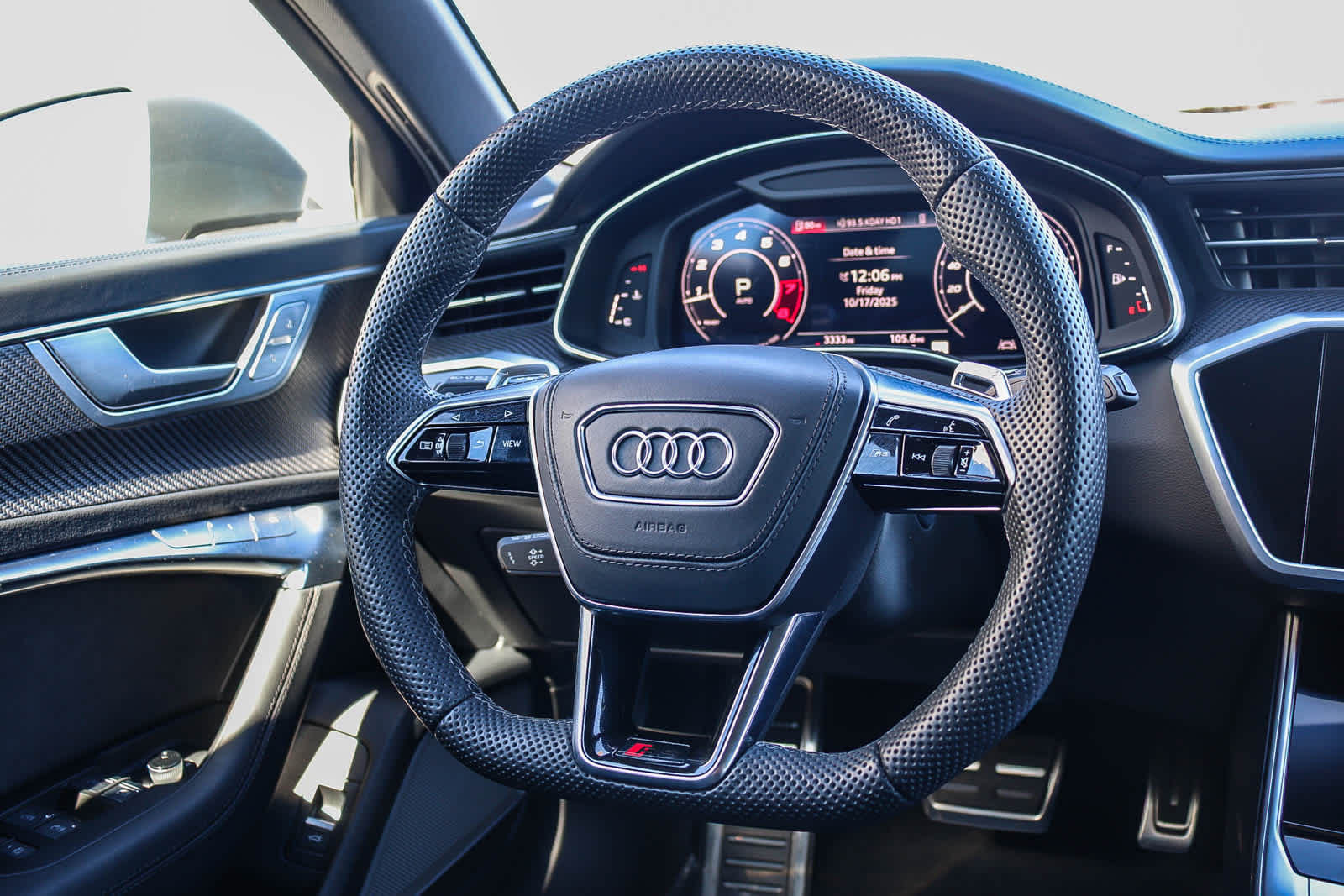 Thumbnail: 2025 Audi RS 6 - 19