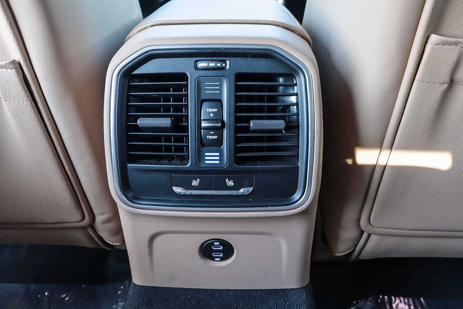 Thumbnail: 2024 Porsche Macan - 23