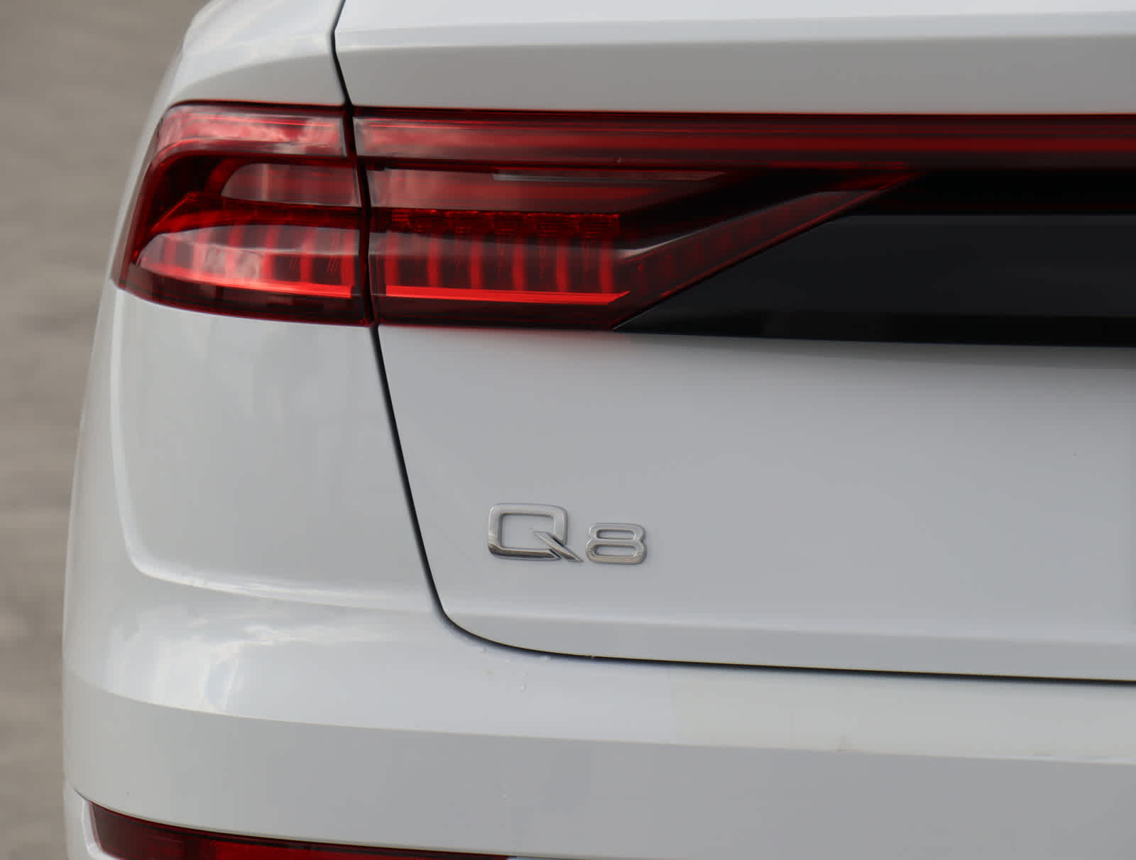 Thumbnail: 2023 Audi Q8 - 9