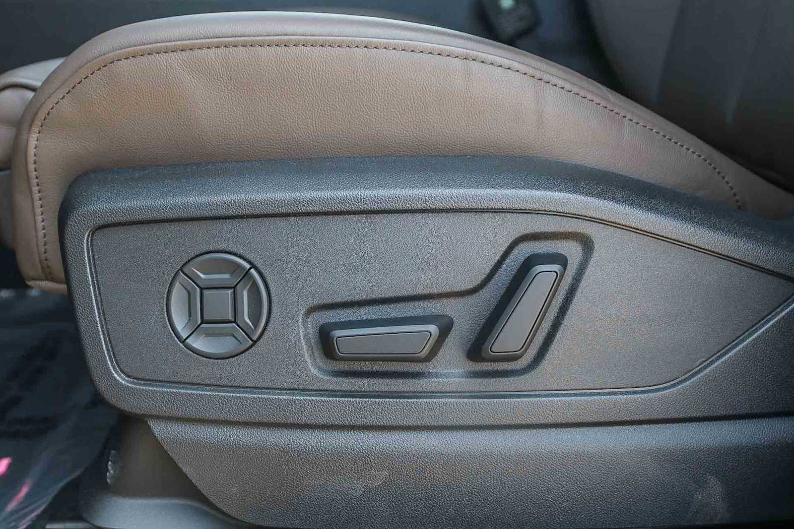 Thumbnail: 2025 Audi Q5 - 21