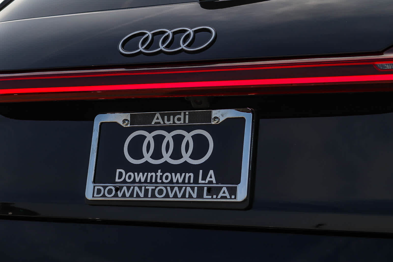 Thumbnail: 2024 Audi Q8 e-tron - 11