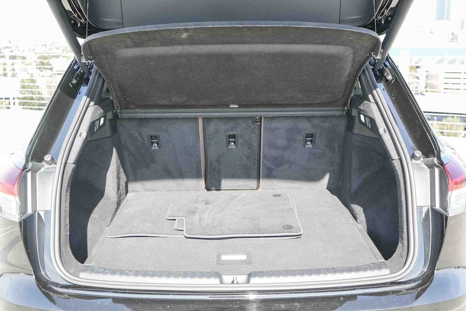 Thumbnail: 2023 Audi Q4 e-tron - 38