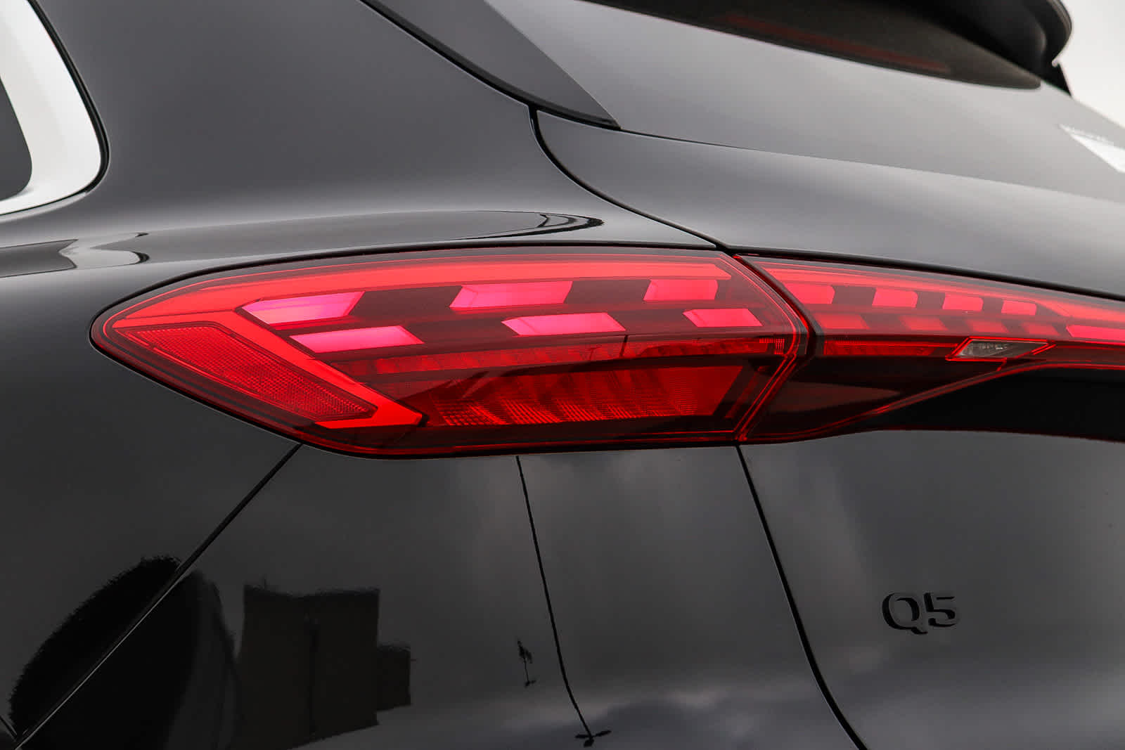 Thumbnail: 2025 Audi Q5 - 11