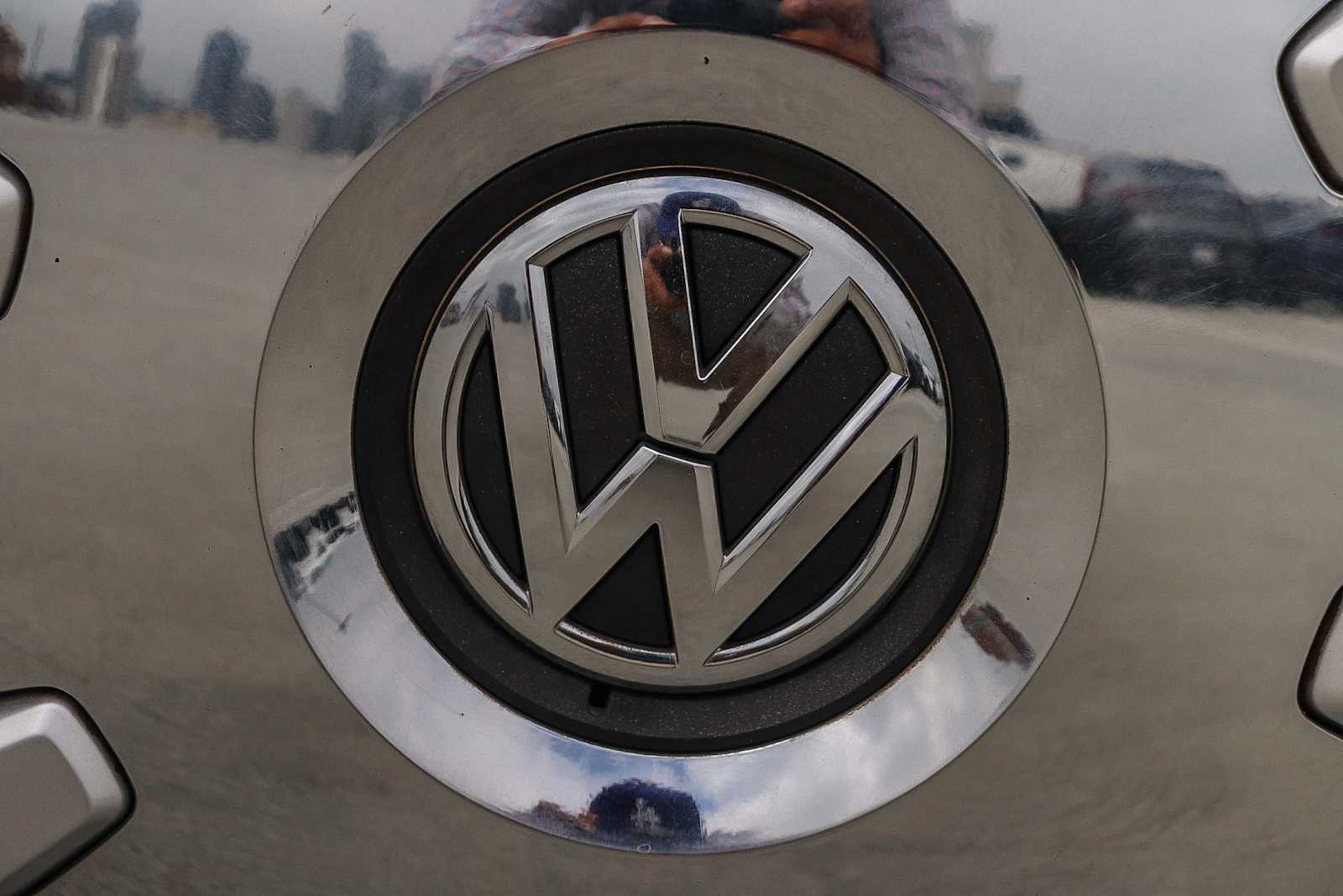Thumbnail: 2012 Volkswagen Beetle - 15
