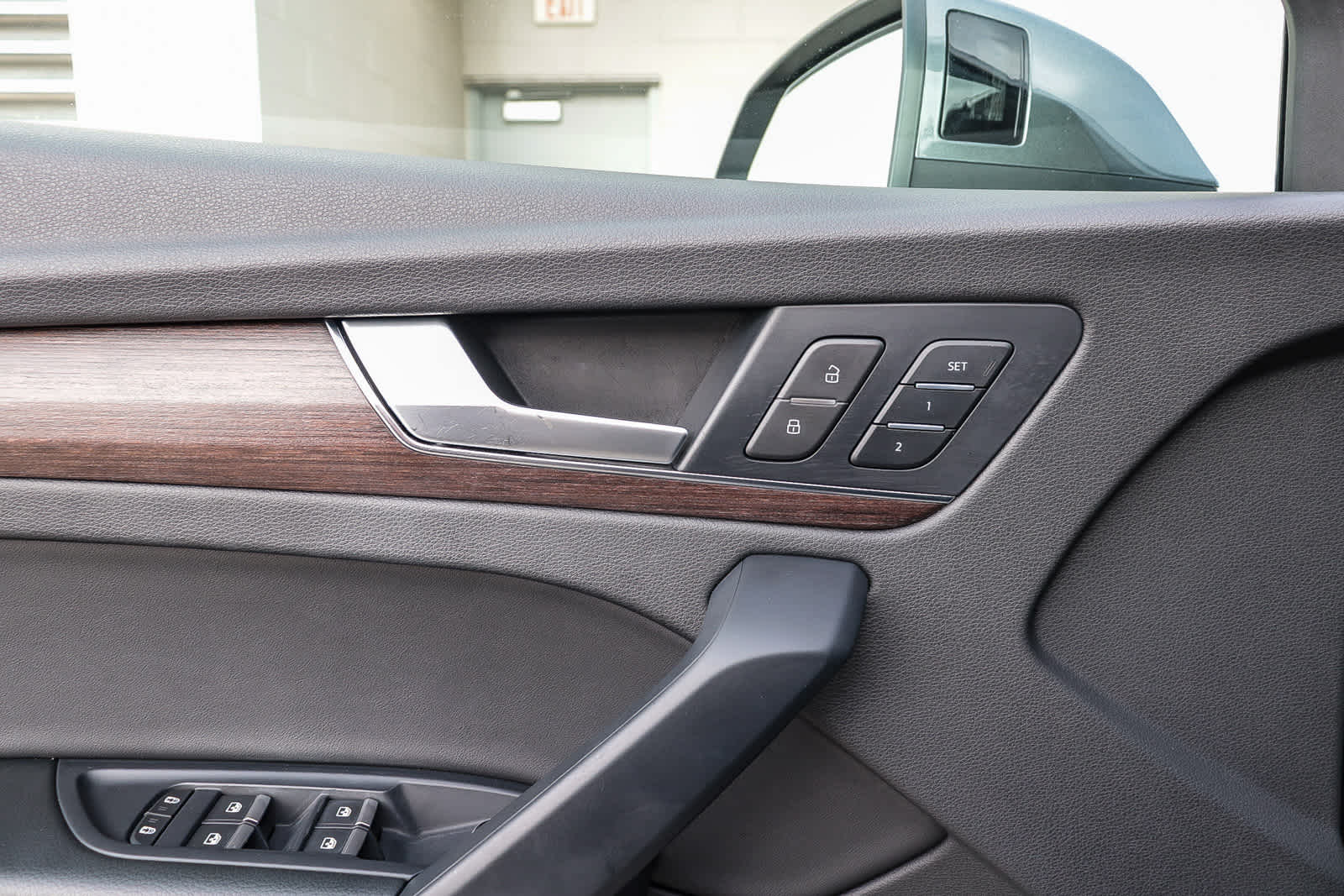 Thumbnail: 2023 Audi Q5 - 25