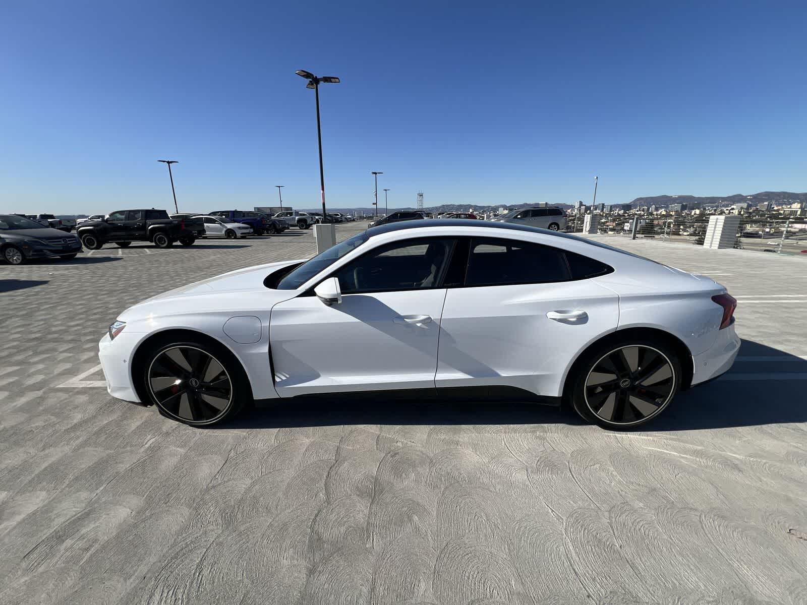 Thumbnail: 2025 Audi e-tron GT - 3