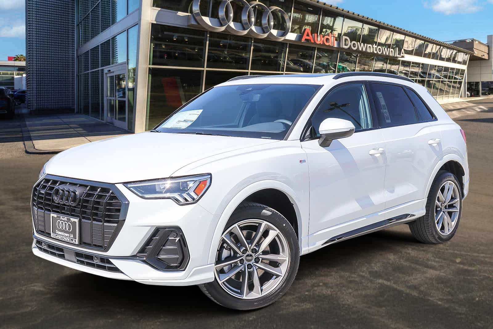 Thumbnail: 2025 Audi Q3 - 1