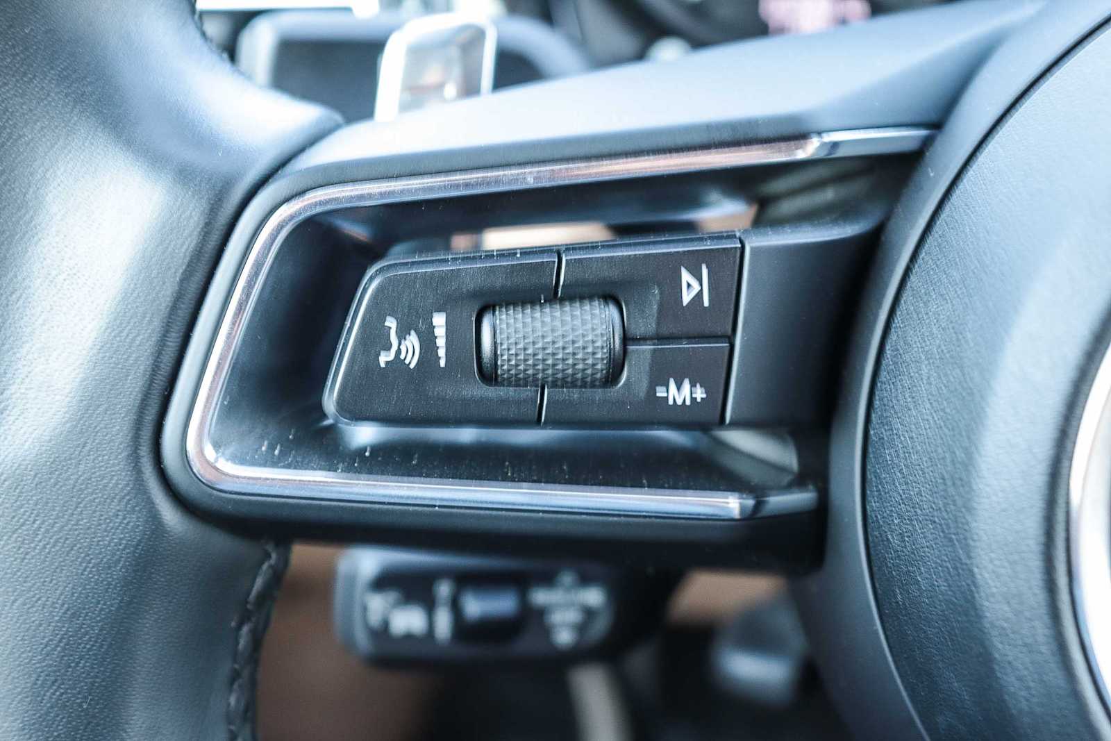 Thumbnail: 2024 Porsche Macan - 34