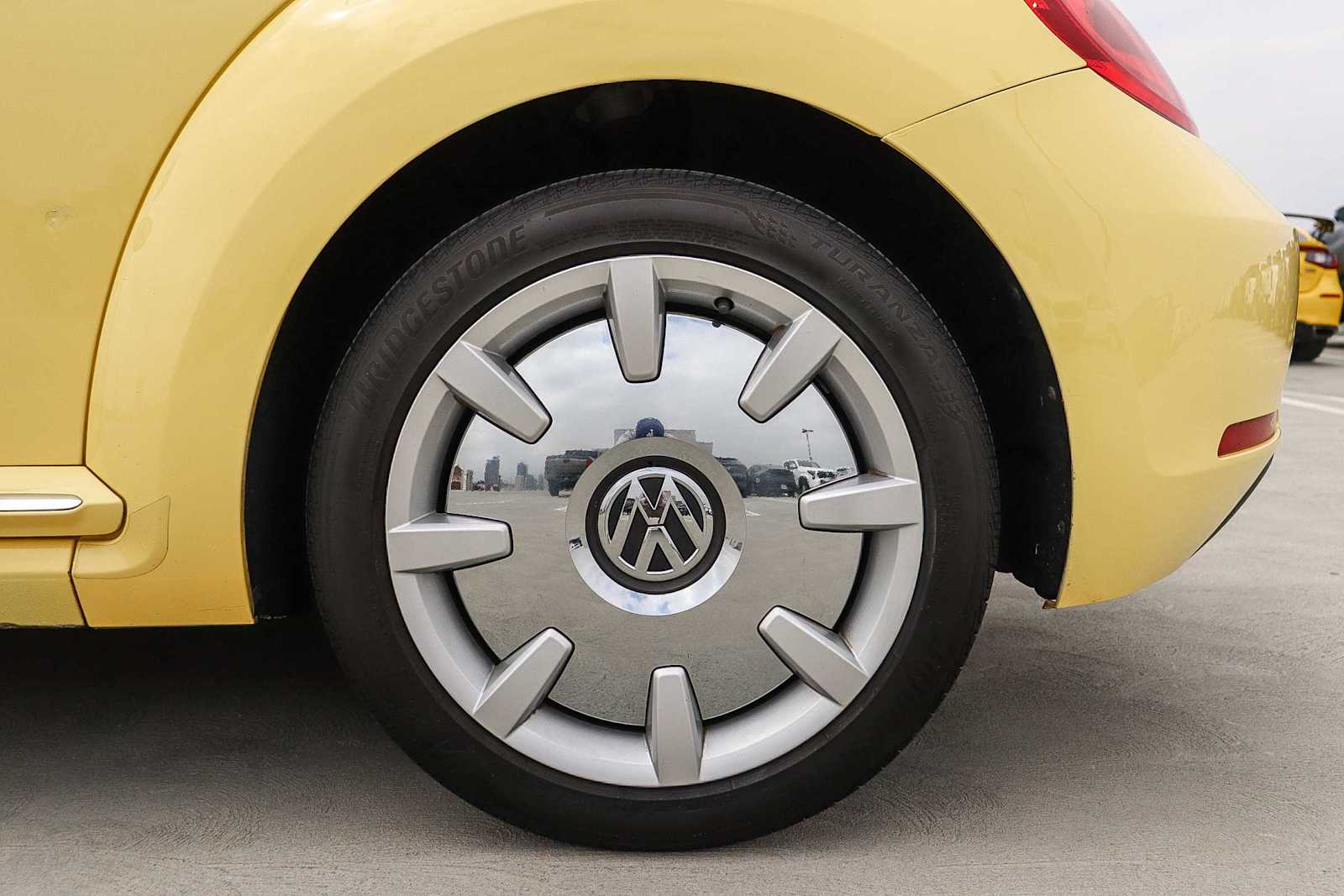 Thumbnail: 2012 Volkswagen Beetle - 13
