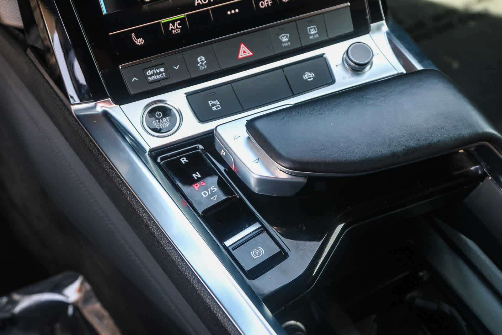 Thumbnail: 2022 Audi e-tron - 20