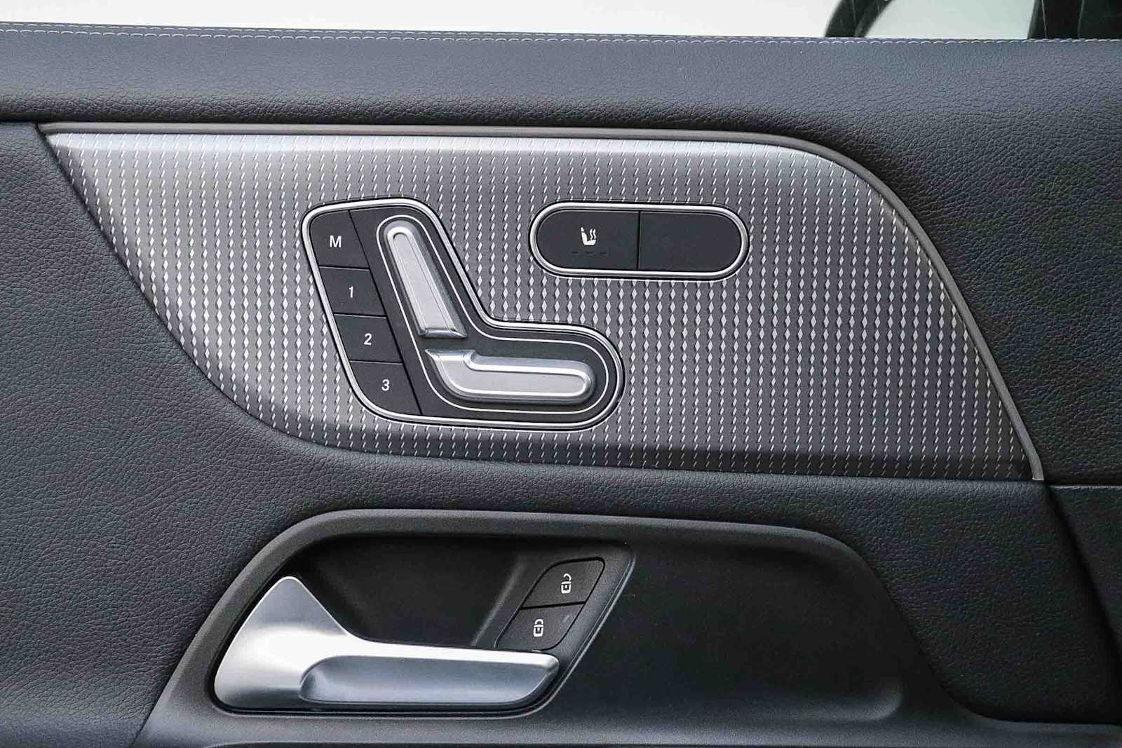 Thumbnail: 2023 Mercedes-Benz GLA - 26