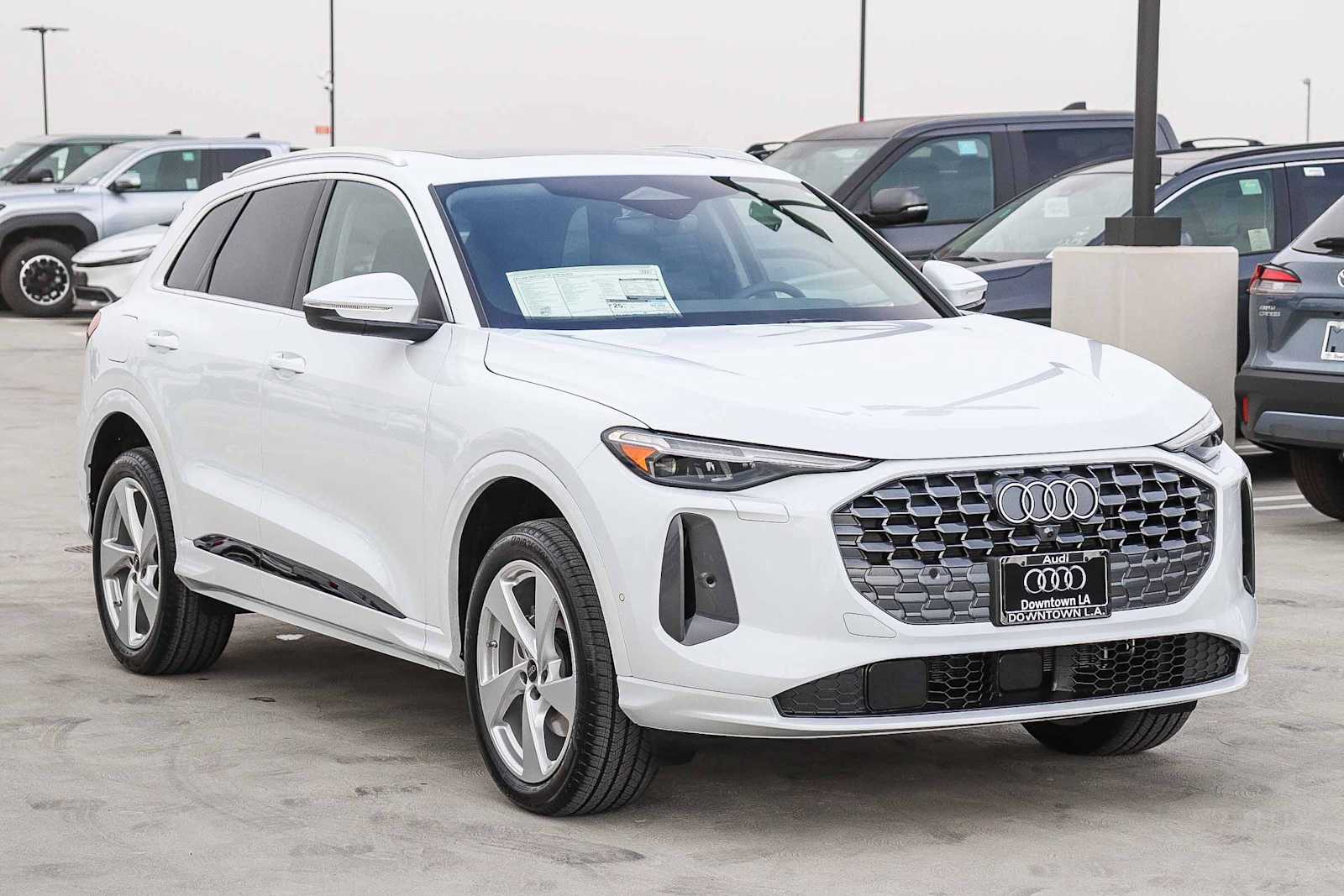 Thumbnail: 2025 Audi Q5 - 3