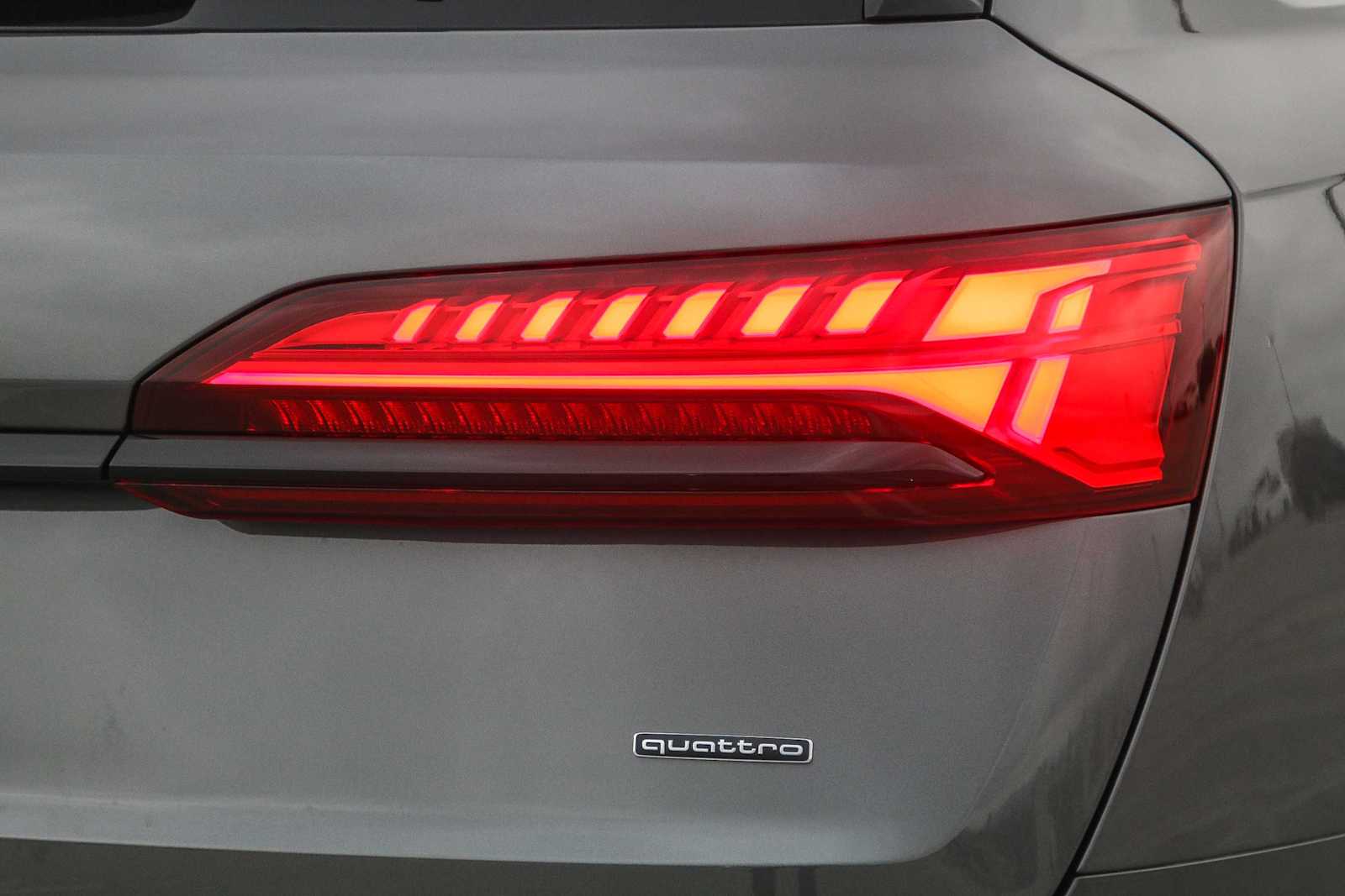 Thumbnail: 2026 Audi Q7 - 11