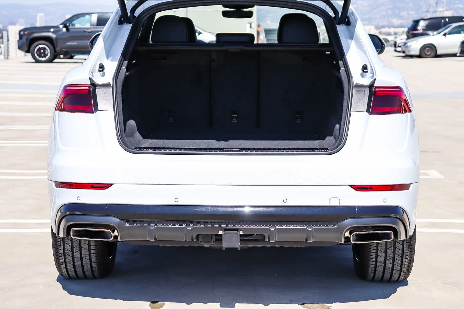 Thumbnail: 2026 Audi Q8 - 37