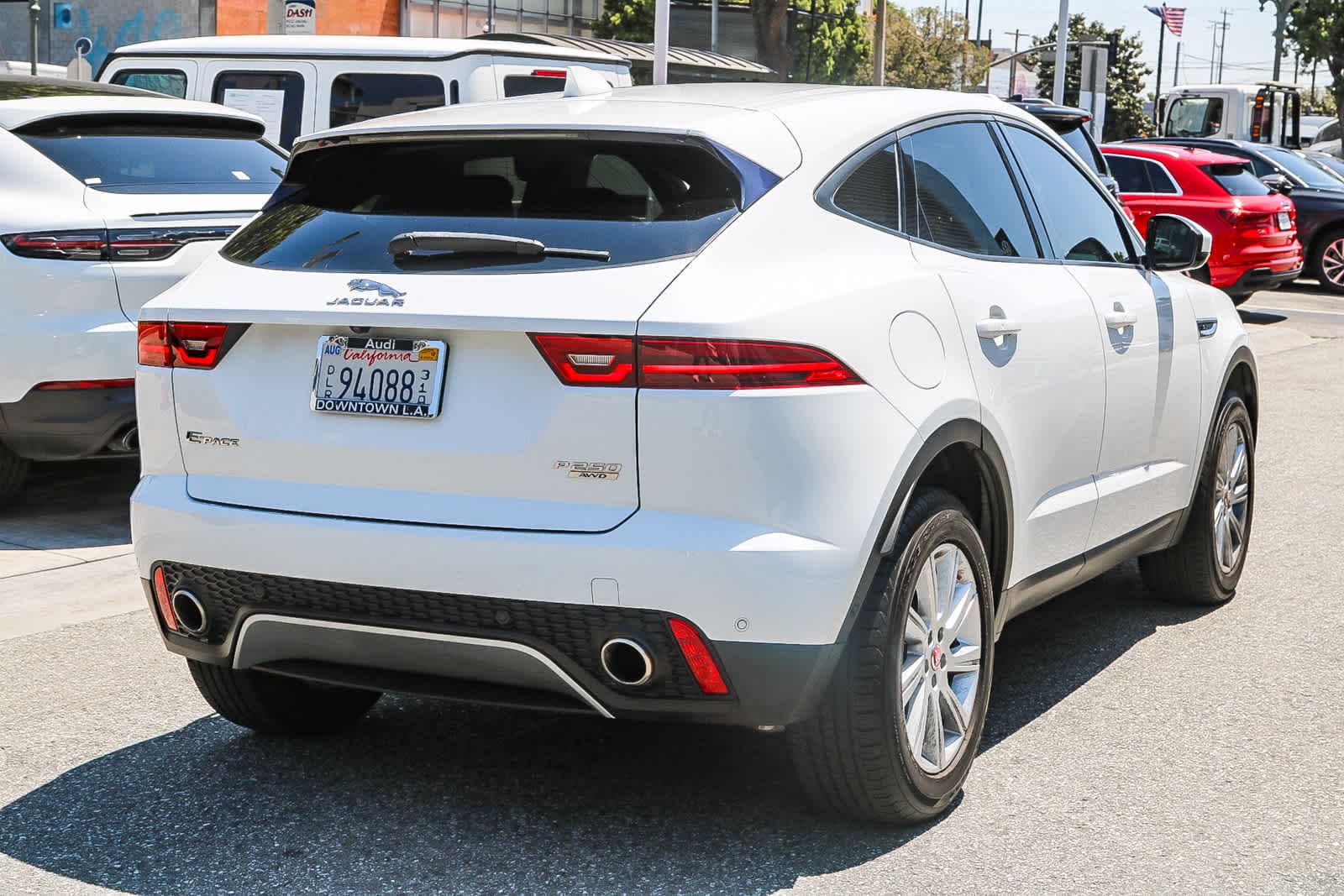 Thumbnail: 2018 Jaguar E-Pace - 9