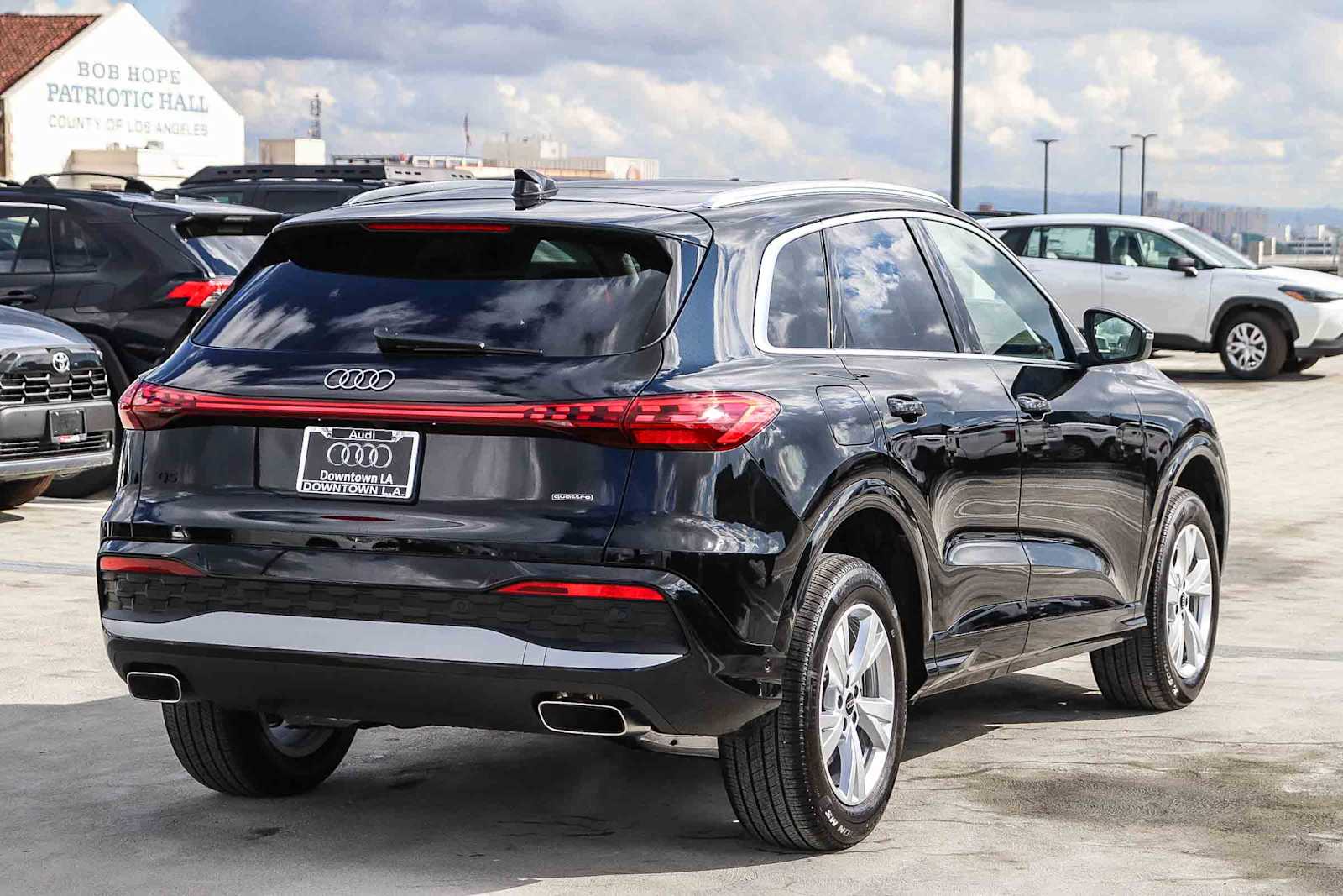 Thumbnail: 2025 Audi Q5 - 4