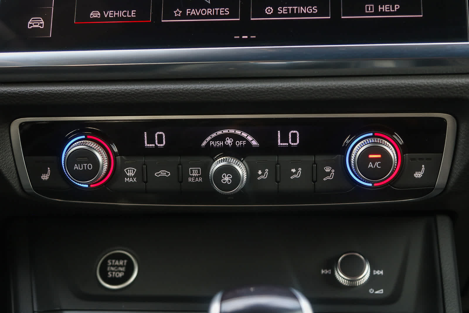 Thumbnail: 2025 Audi Q3 - 19