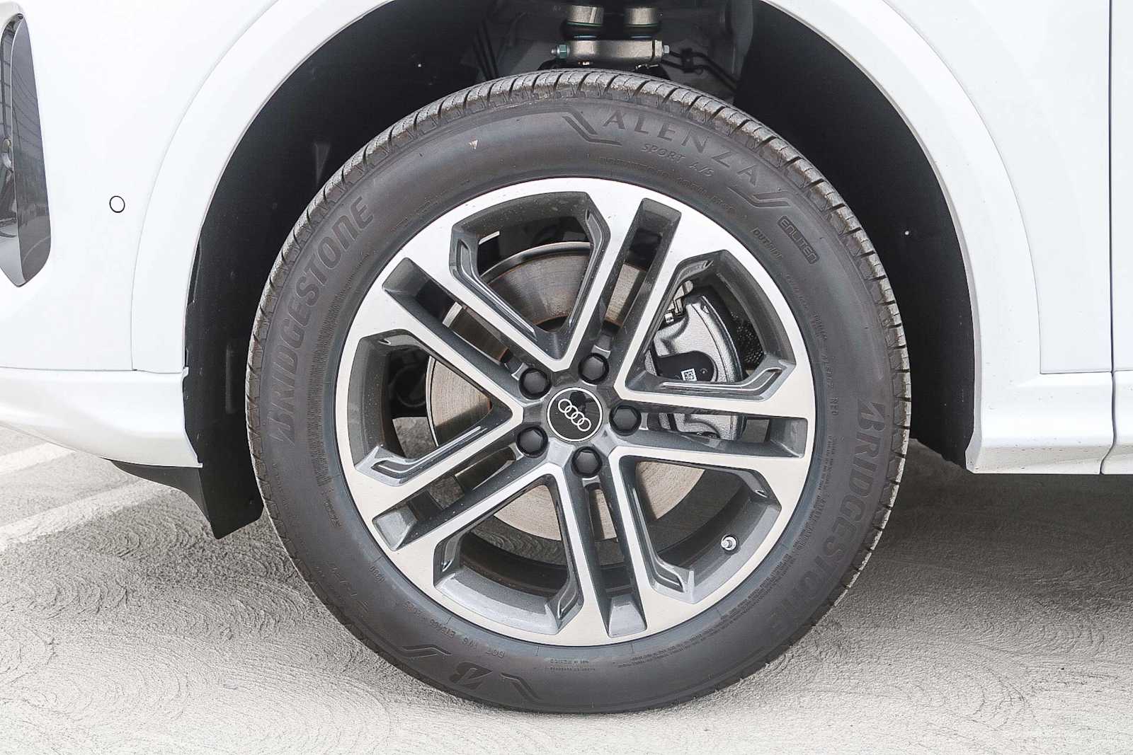 Thumbnail: 2025 Audi Q5 - 11