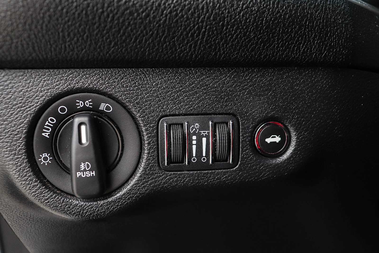 Thumbnail: 2017 Dodge Challenger - 31