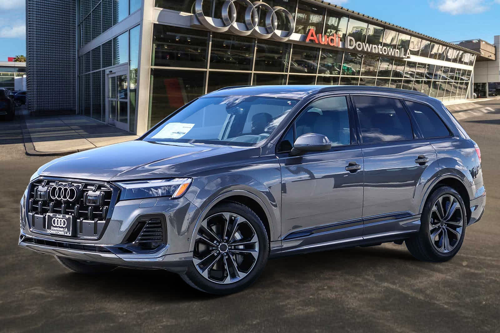 Thumbnail: 2026 Audi Q7 - 1