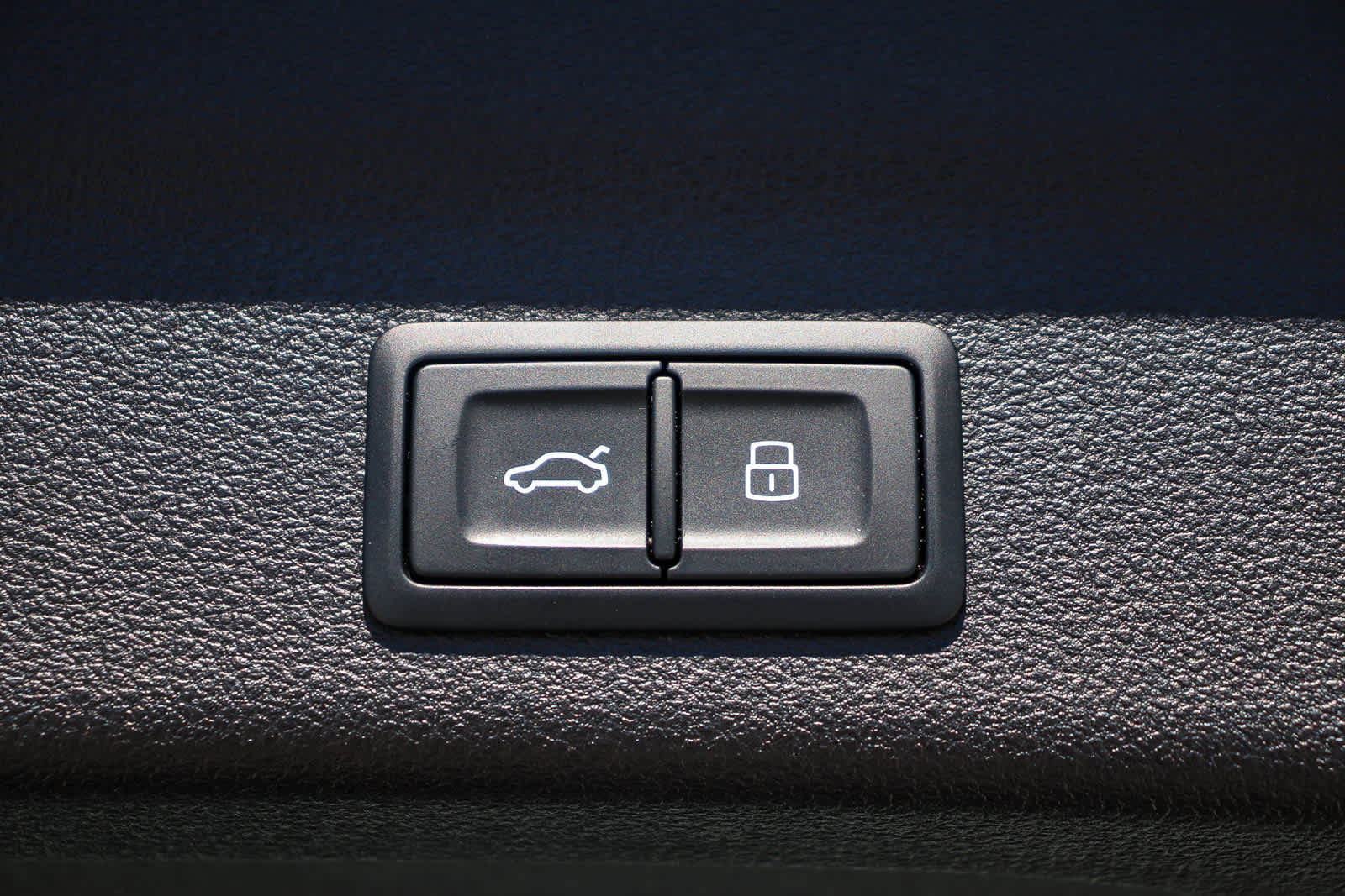 Thumbnail: 2025 Audi RS 6 - 42