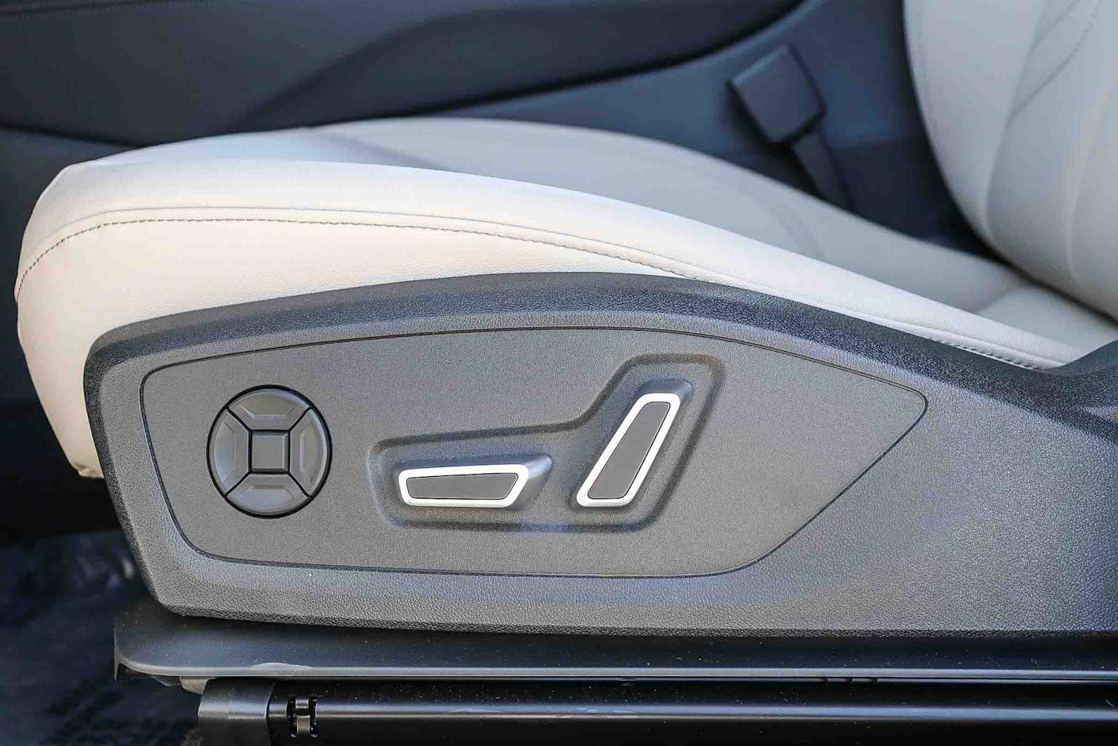 Thumbnail: 2026 Audi Q3 - 26