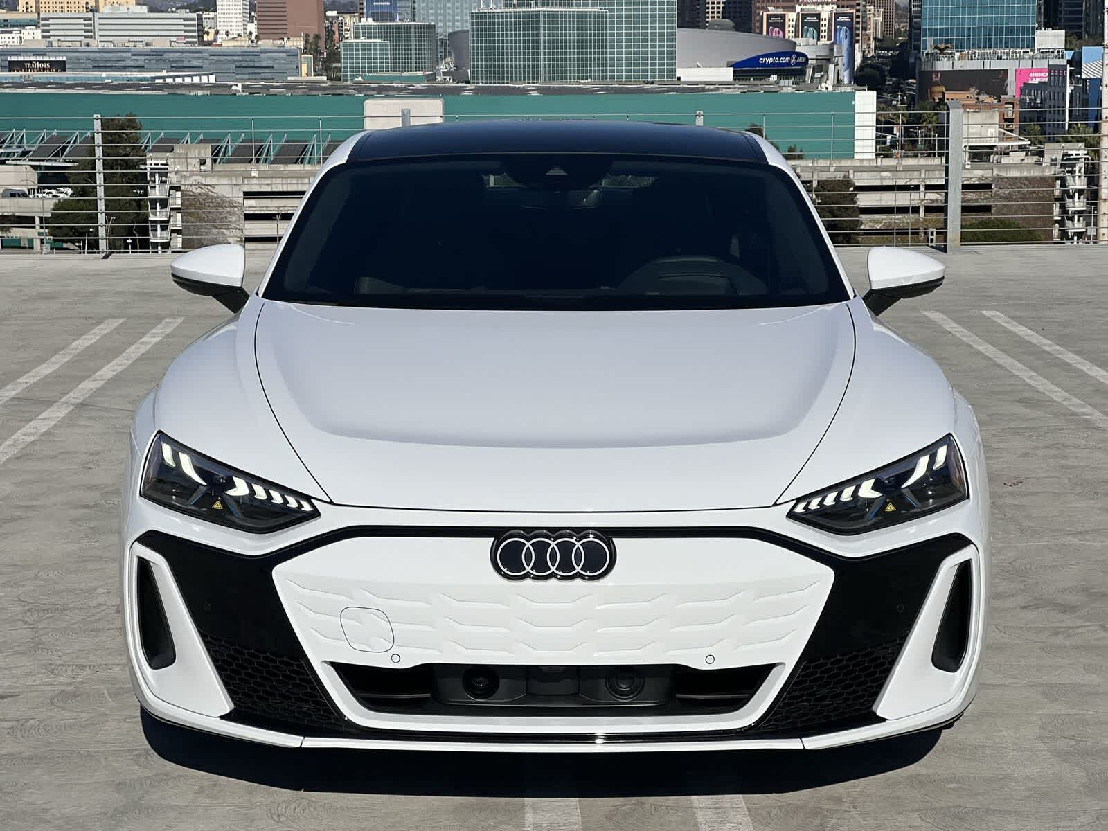 Thumbnail: 2025 Audi e-tron GT - 6