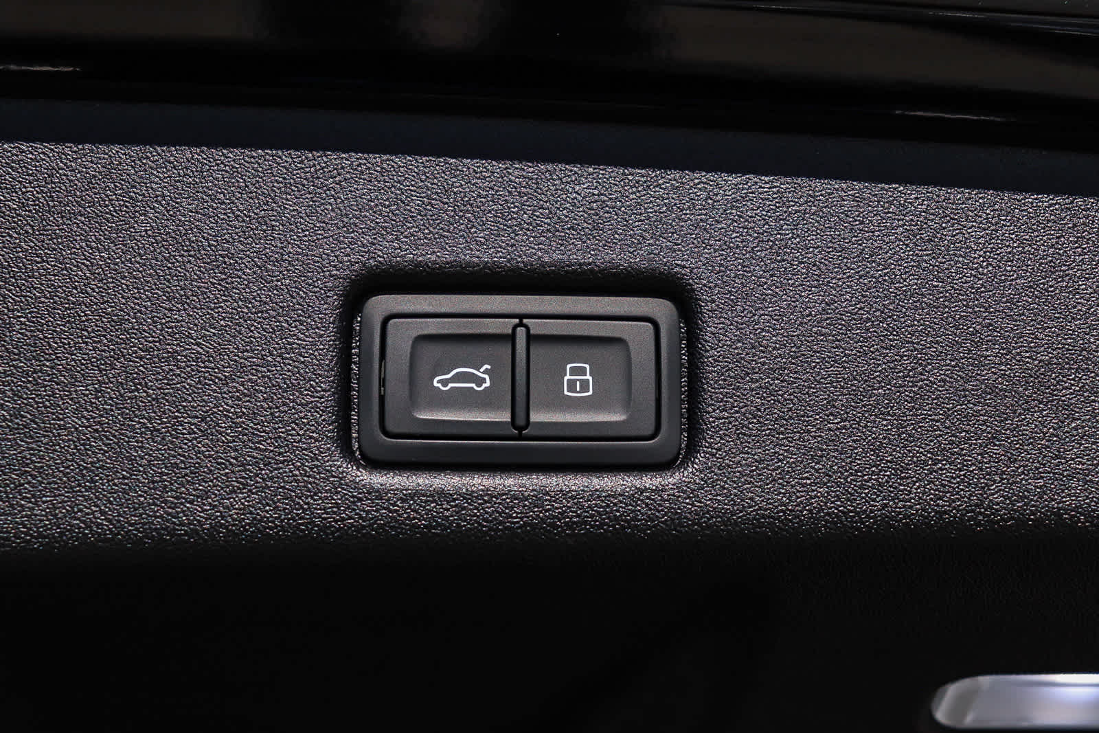 Thumbnail: 2025 Audi Q5 - 36