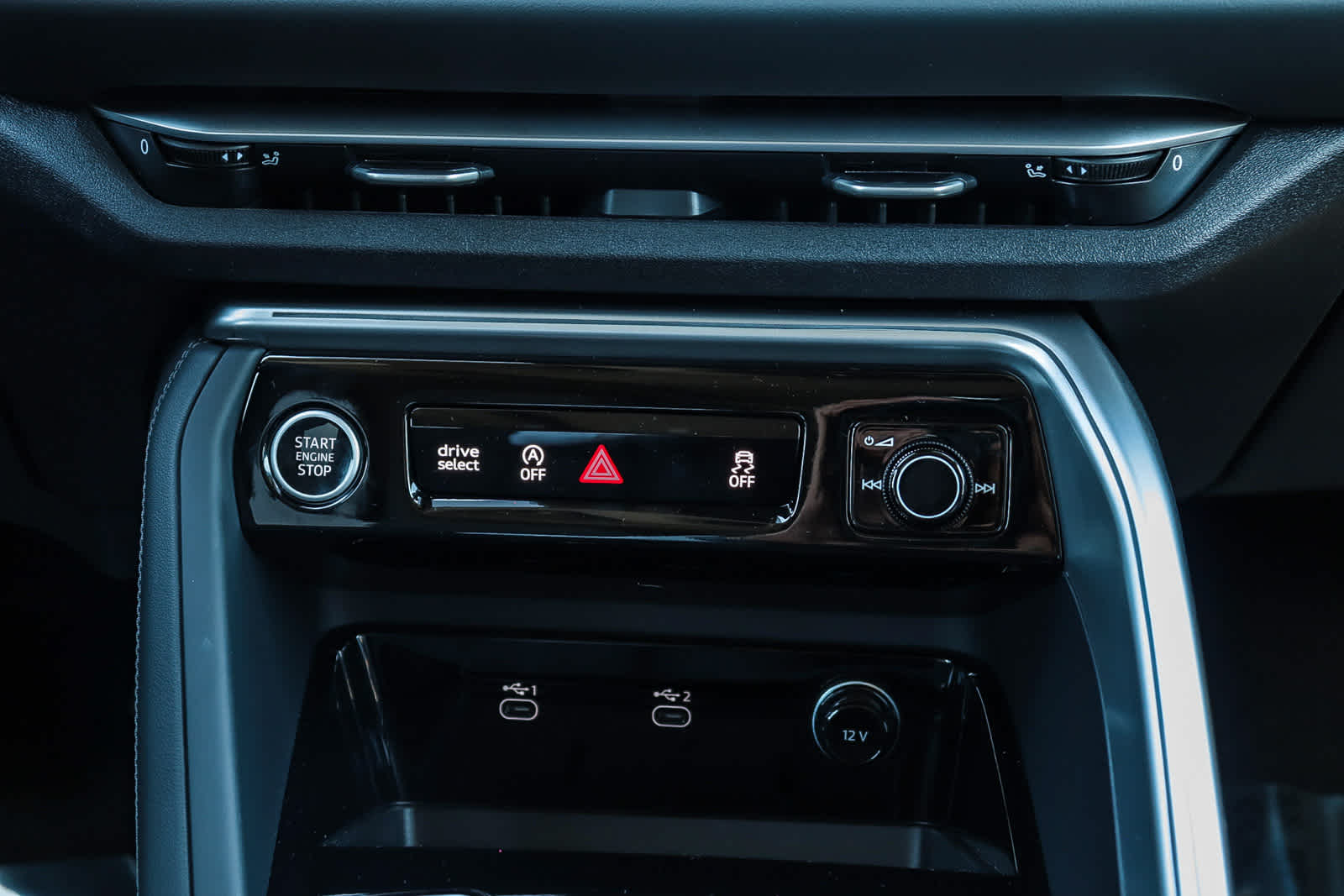 Thumbnail: 2025 Audi Q5 - 17