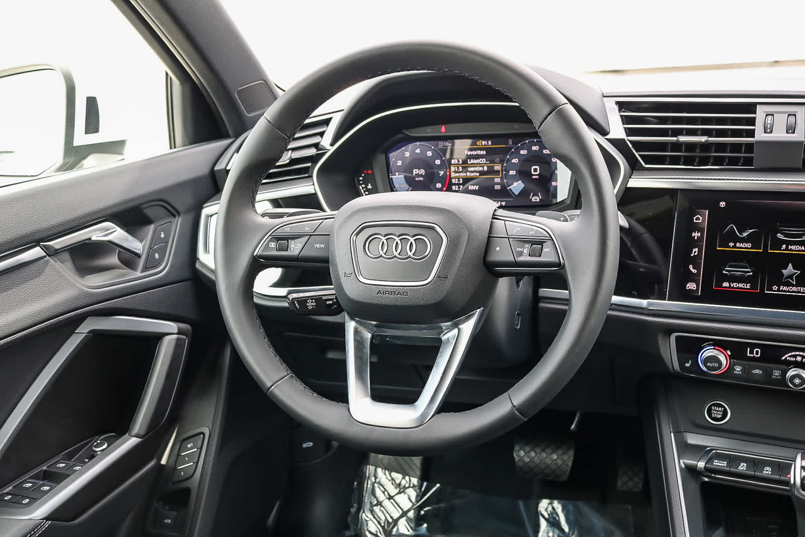 Thumbnail: 2025 Audi Q3 - 20