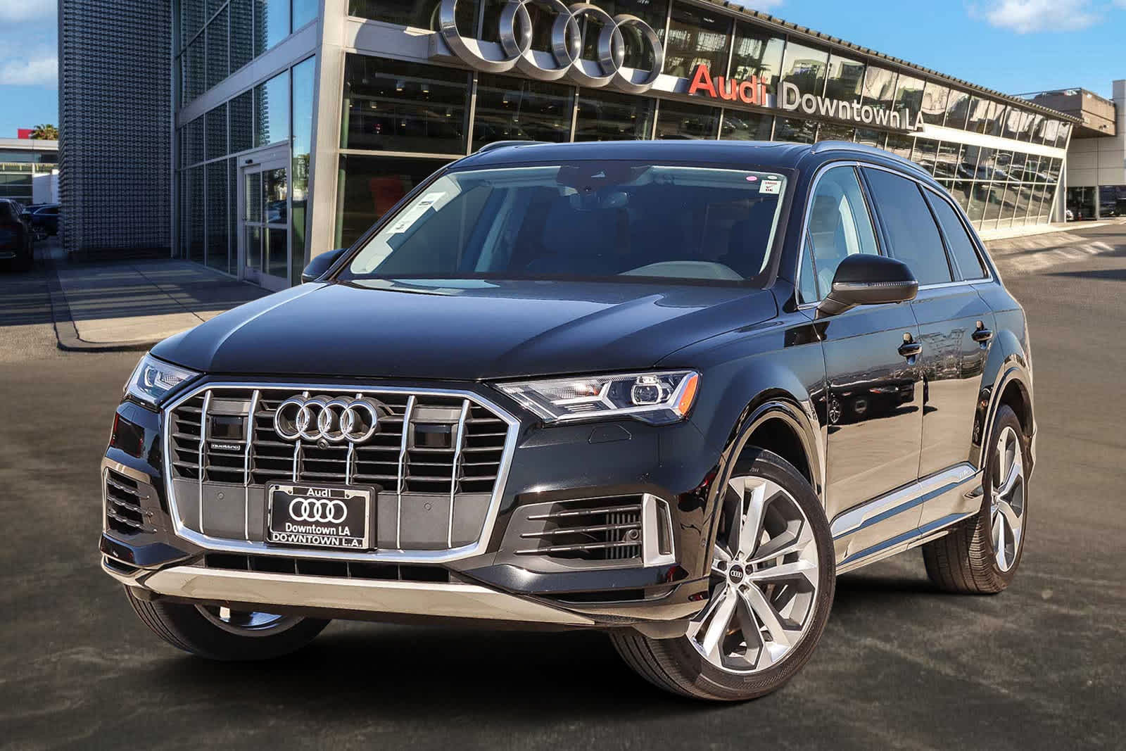 Thumbnail: 2022 Audi Q7 - 1