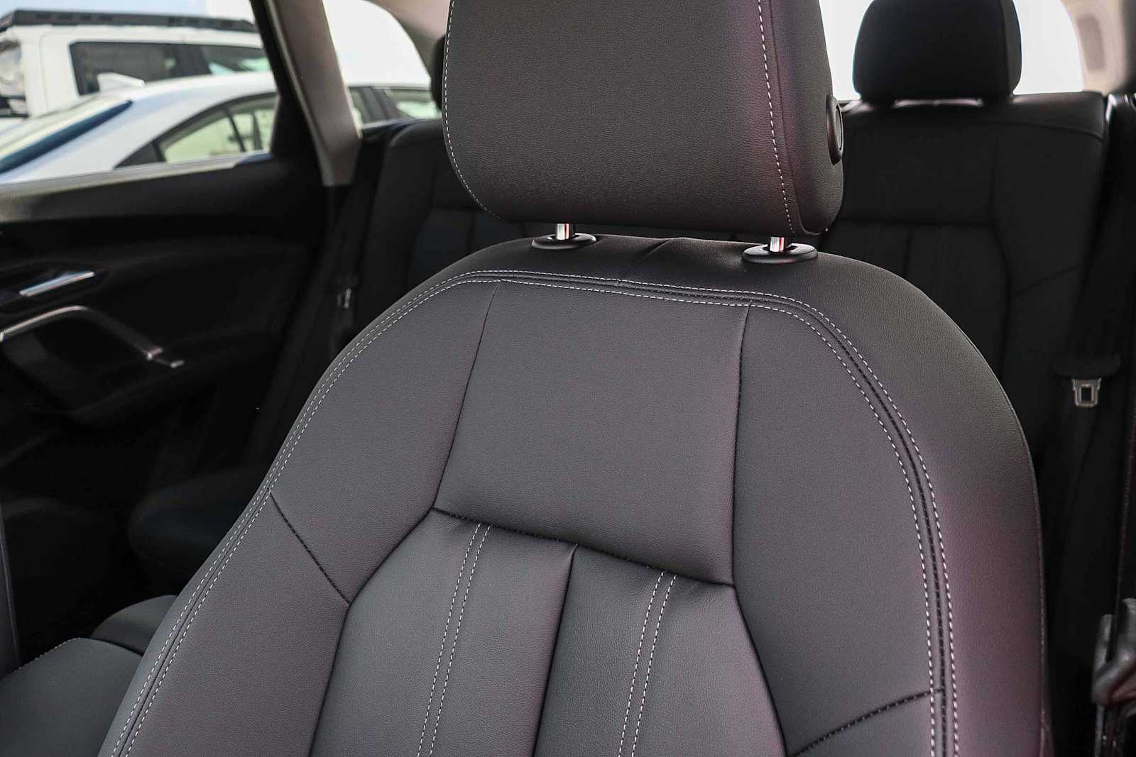 Thumbnail: 2025 Audi Q5 - 35